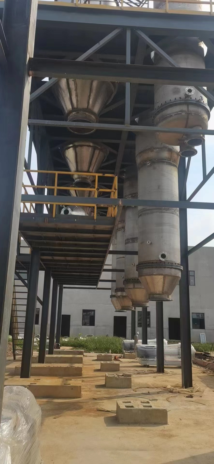 WZ系列多效蒸發(fā)器（10t/h和20t/h）現(xiàn)場局部安裝完成。